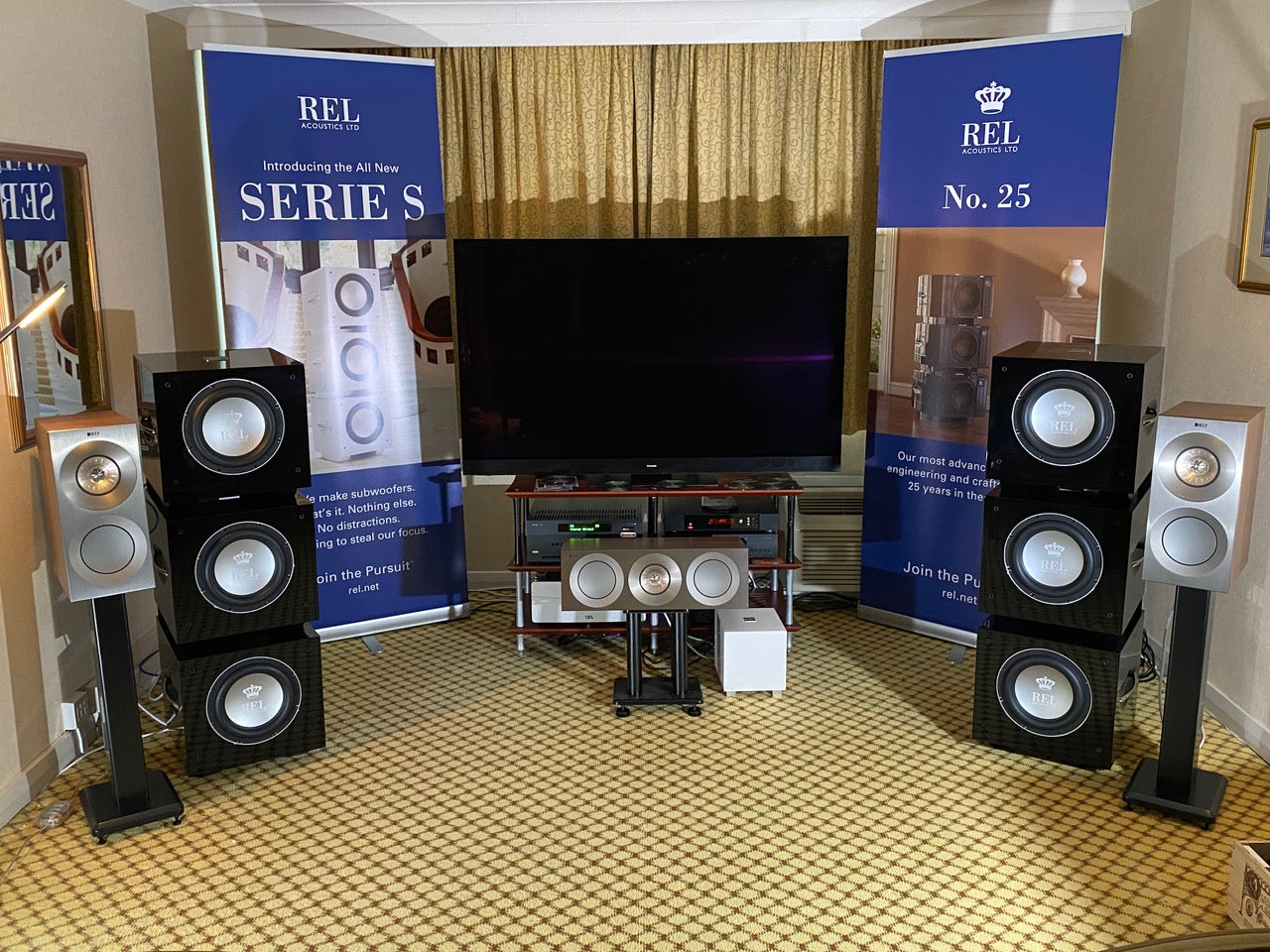 Six Pack Photo Array Make Mine a Six Pack: Line Array Benefits | REL Acoustics