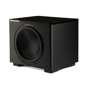 REL T/7x v provedení Piano Black z předního tříčtvrtečního pohledu s nasazenou mřížkou